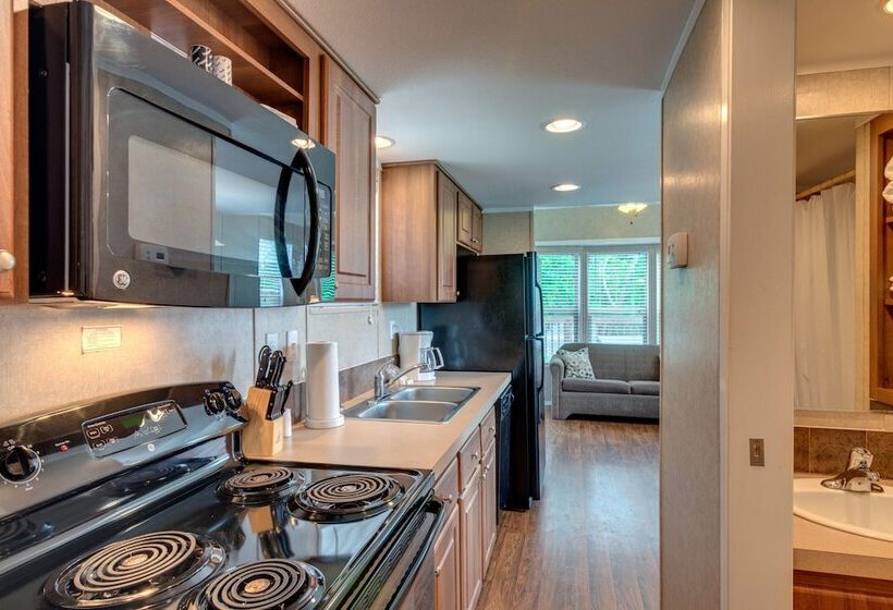 فندق Lake Conroe Rv & Camping Resort