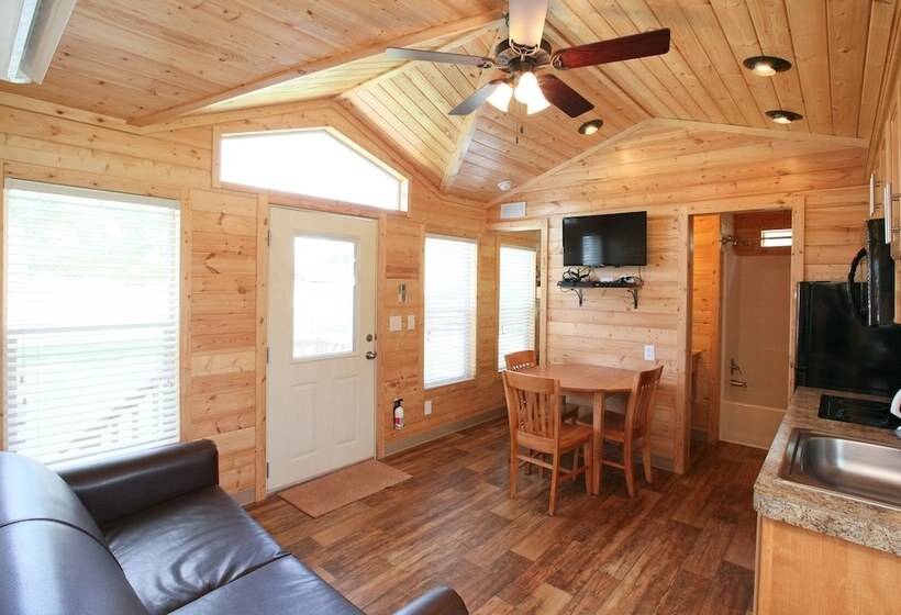 فندق Lake Conroe Rv & Camping Resort