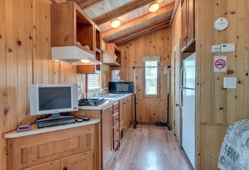 فندق Lake Conroe Rv & Camping Resort