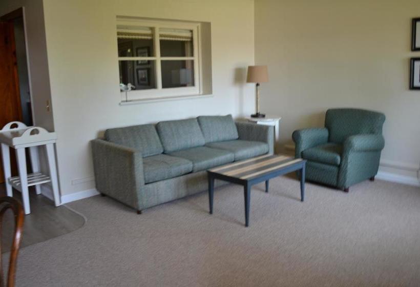 호텔 Buzz S Lakeside Inn