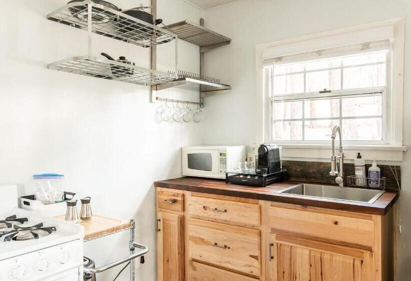 בית מלון כפרי Lakewood Cabins