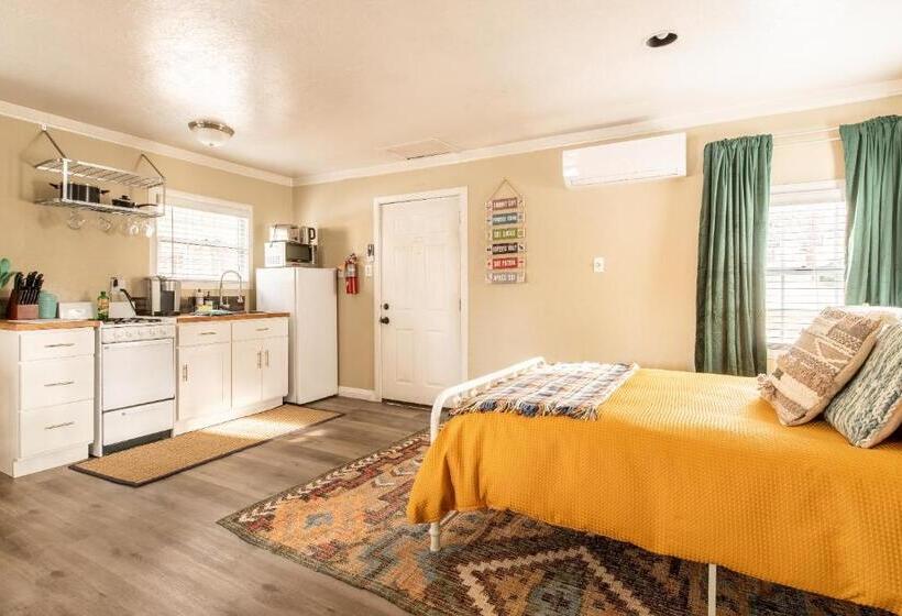 בית מלון כפרי Lakewood Cabins