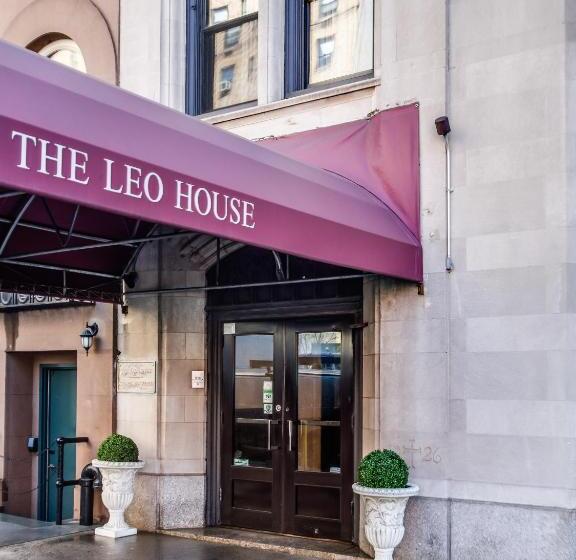 هتل Leo House