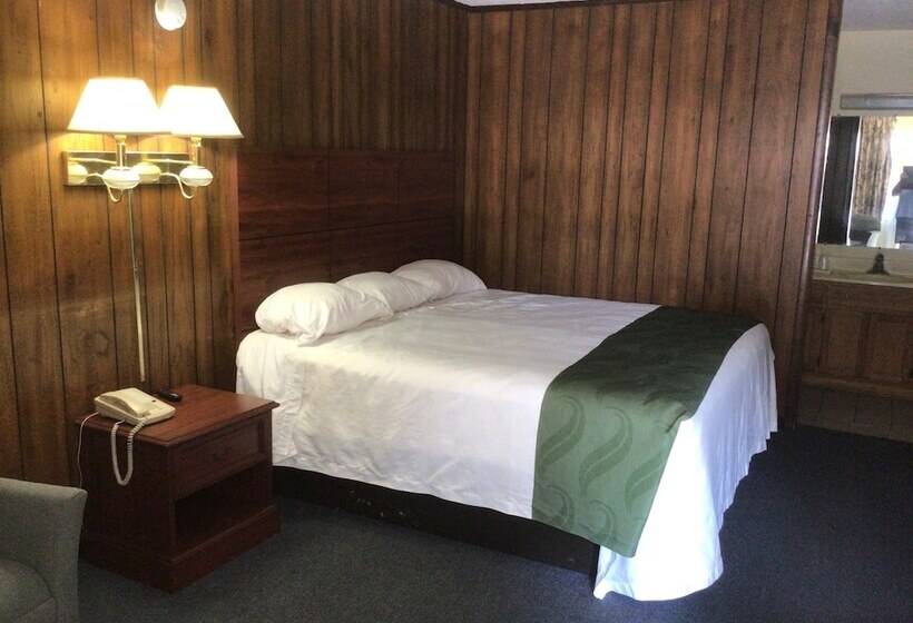 בית מלון כפרי Liberty Inn