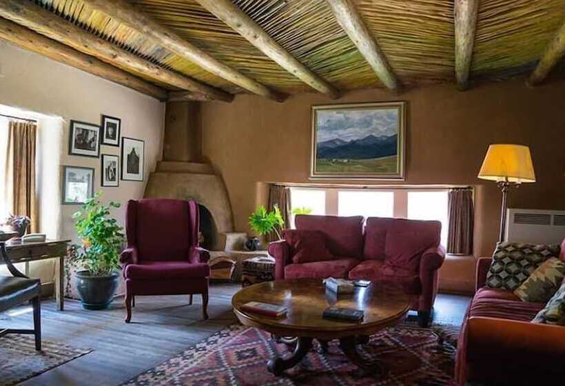 Отель Mabel Dodge Luhan House