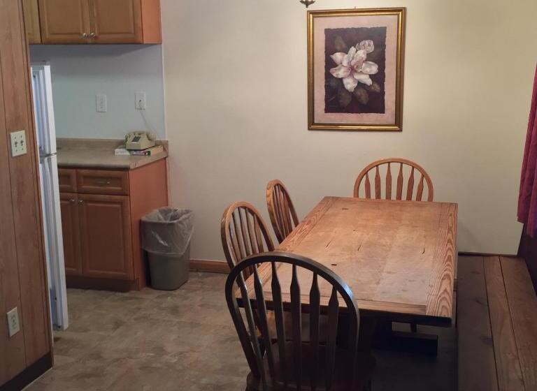 호텔 Macthrift Motor Inn