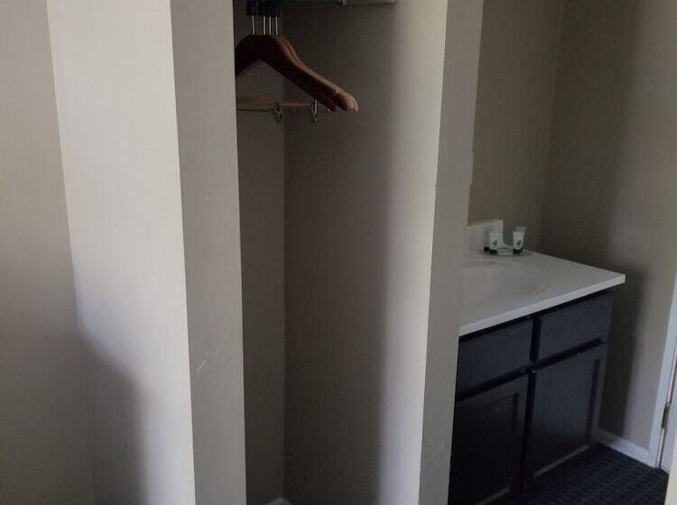 فندق Mainstay Inn