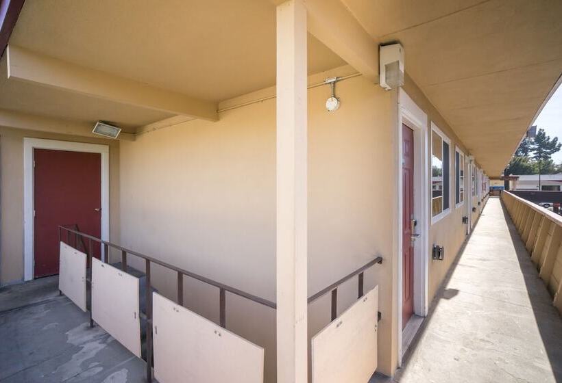 ホテル Marina Inn Berkeley