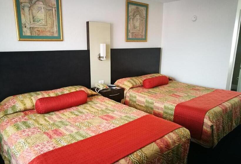 فندق Merida Inn And Suites