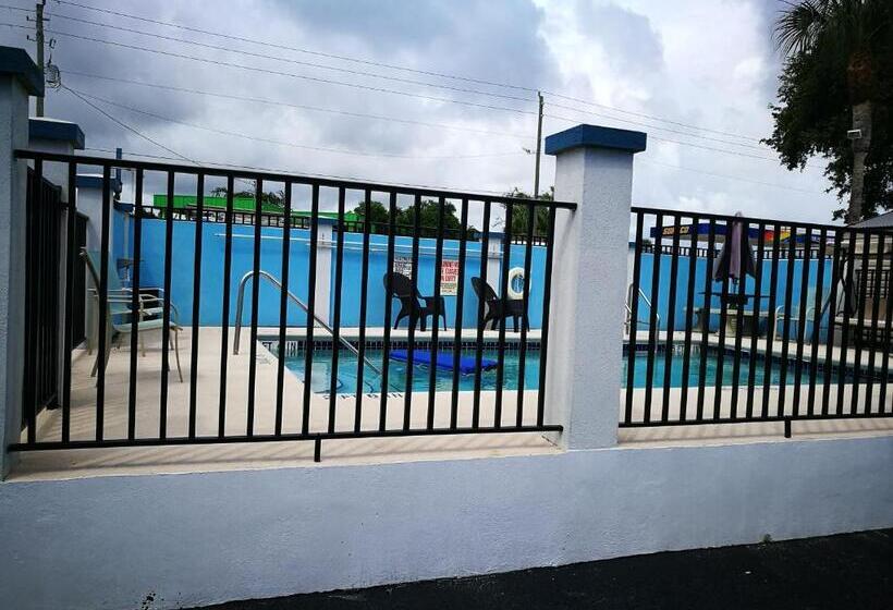 فندق Merida Inn And Suites