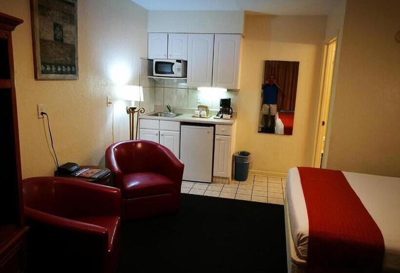 فندق Merida Inn And Suites