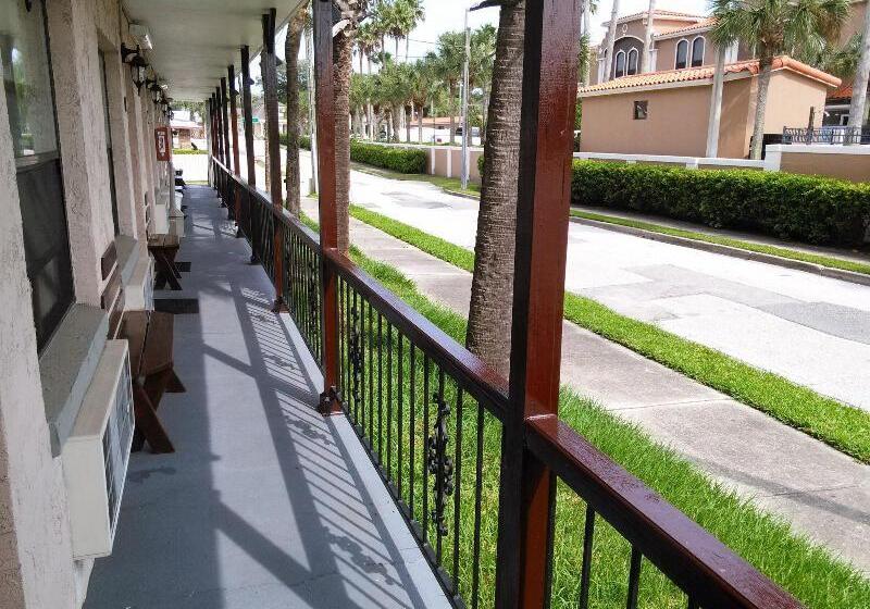 فندق Merida Inn And Suites