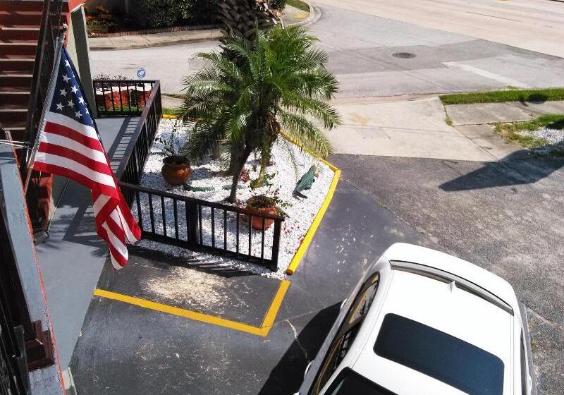 فندق Merida Inn And Suites