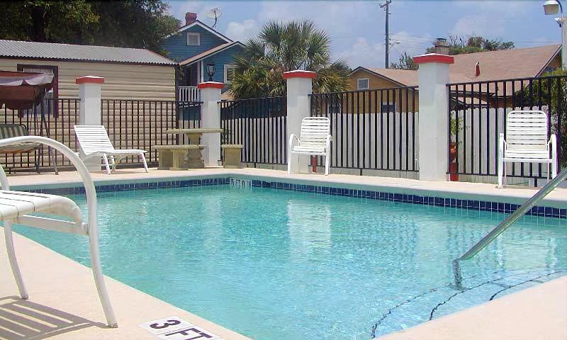 فندق Merida Inn And Suites