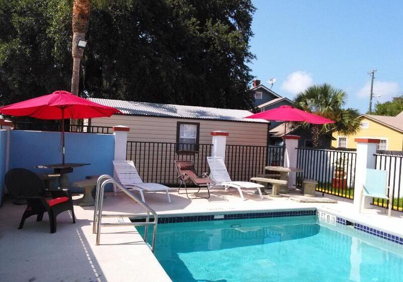 فندق Merida Inn And Suites