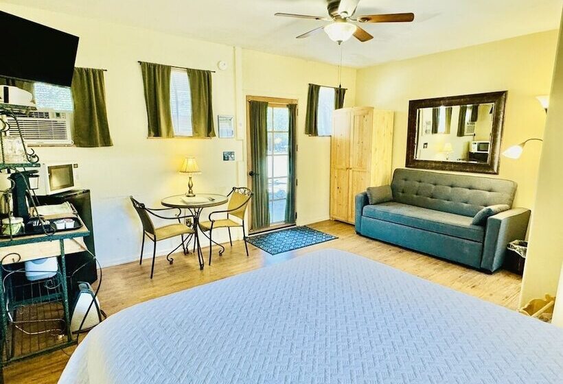 فندق Mile High Ranch