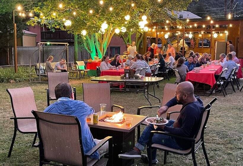 فندق Mile High Ranch