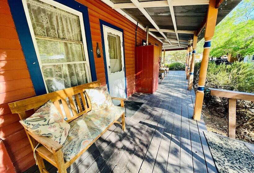 فندق Mile High Ranch