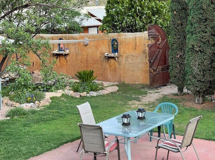 فندق Mile High Ranch