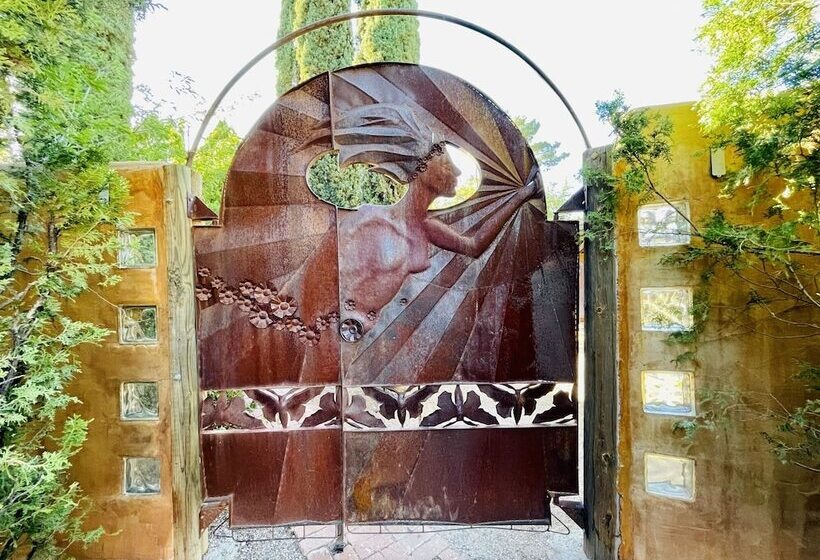 فندق Mile High Ranch