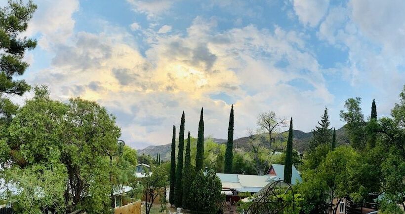 فندق Mile High Ranch