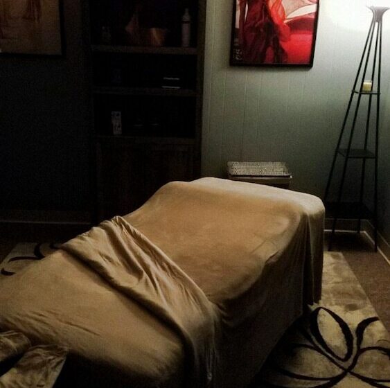 هتل Naomi's Inn Bed & Breakfast