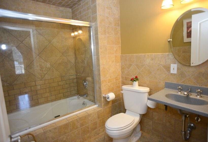 هتل Naomi's Inn Bed & Breakfast