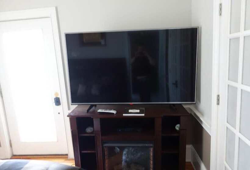 هتل Naomi's Inn Bed & Breakfast