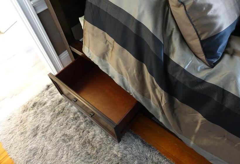 בית מלון כפרי Naomi's Inn Bed & Breakfast