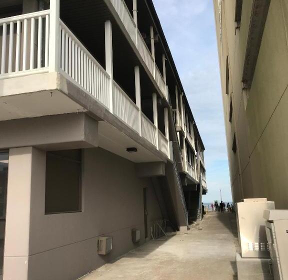 Отель Ocean's 24