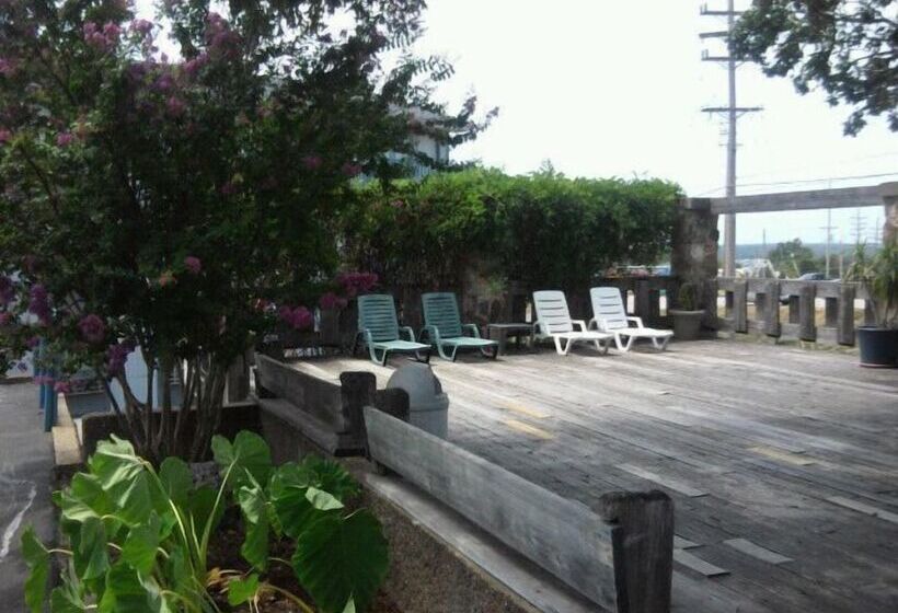 فندق Quail's Nest Inn & Suites