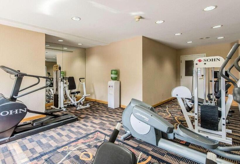 Отель Quality Inn & Suites University Area