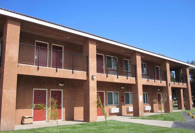 בית מלון כפרי Rancho California Inn Temecula