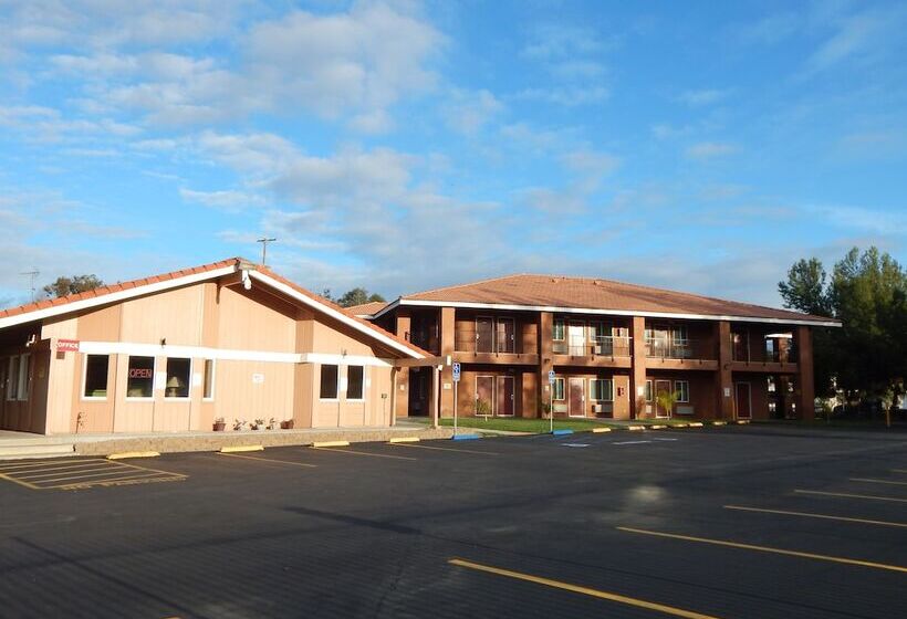 בית מלון כפרי Rancho California Inn Temecula