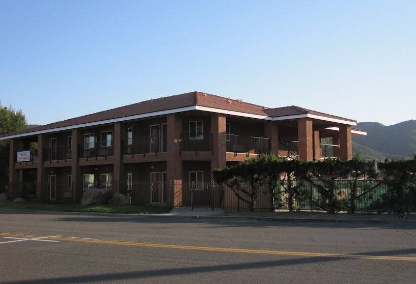 ホテル Rancho California Inn Temecula