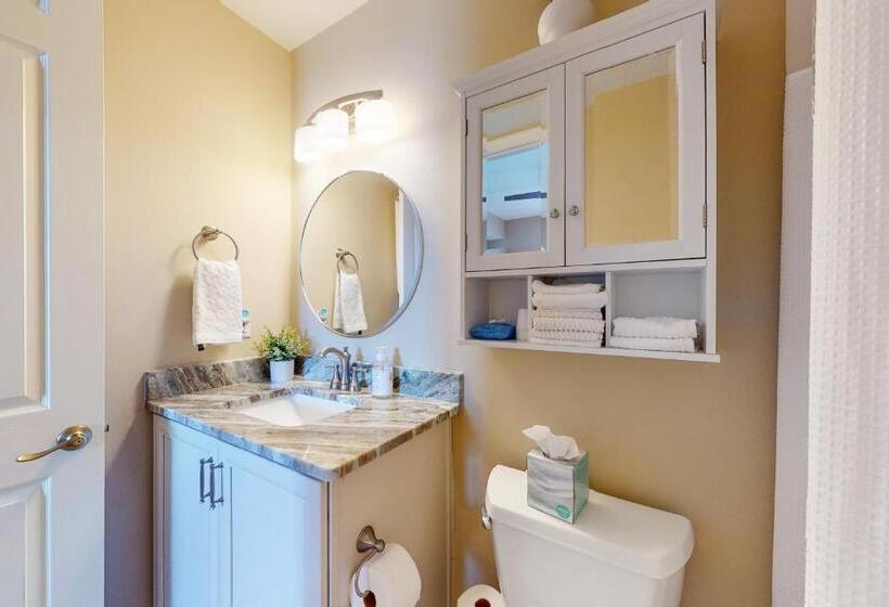 فندق Regency Isle 802