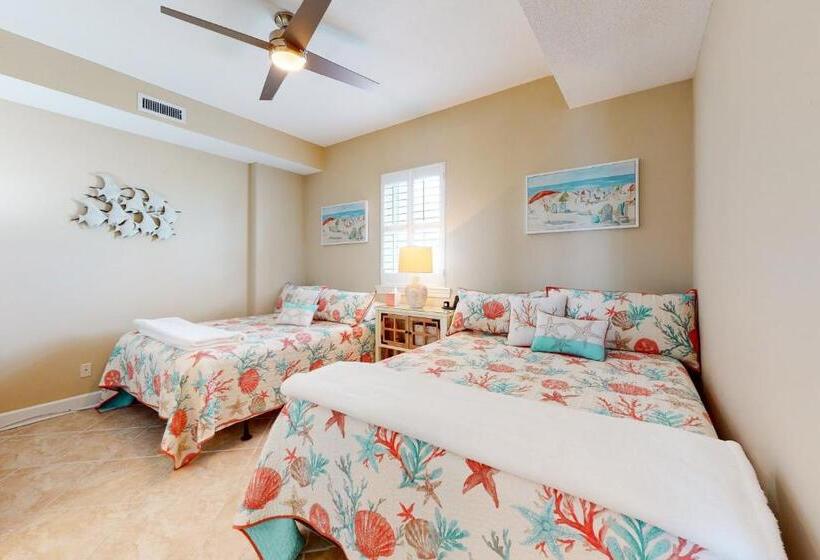 هتل Regency Isle 802