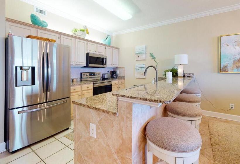 فندق Regency Isle 802