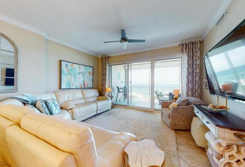 فندق Regency Isle 802