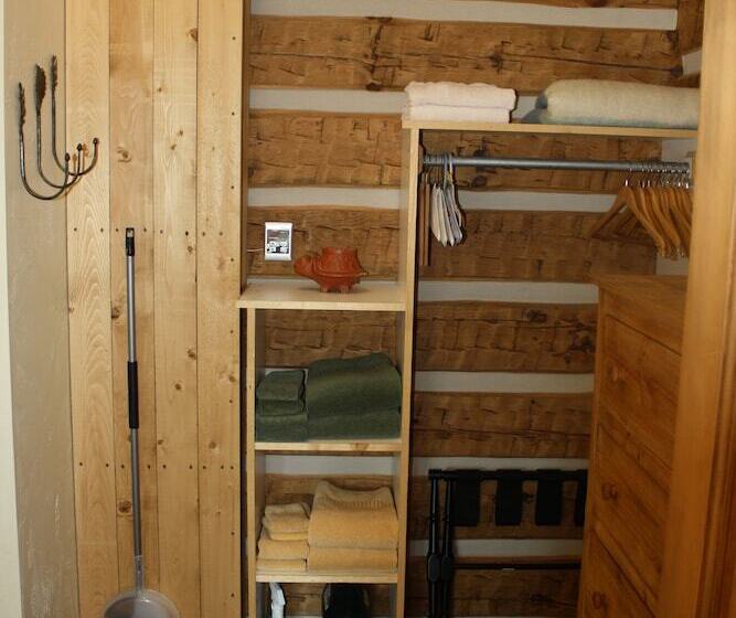 فندق Riverside Meadows Cabins