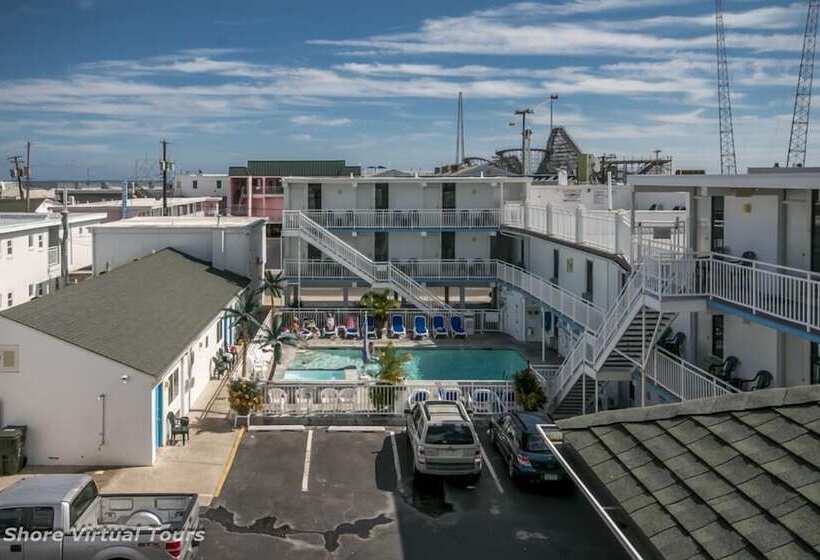 호텔 Riviera Resort & Suites