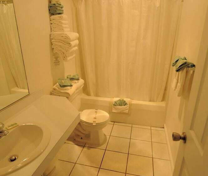 호텔 Riviera Resort & Suites