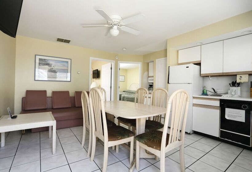 호텔 Riviera Resort & Suites