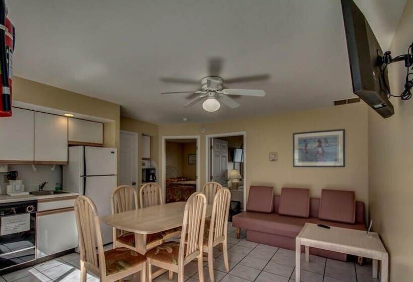 호텔 Riviera Resort & Suites