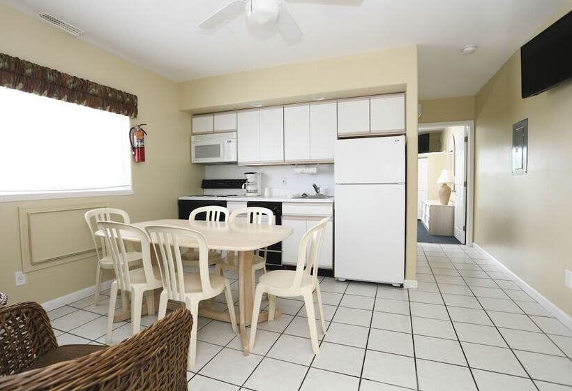 호텔 Riviera Resort & Suites