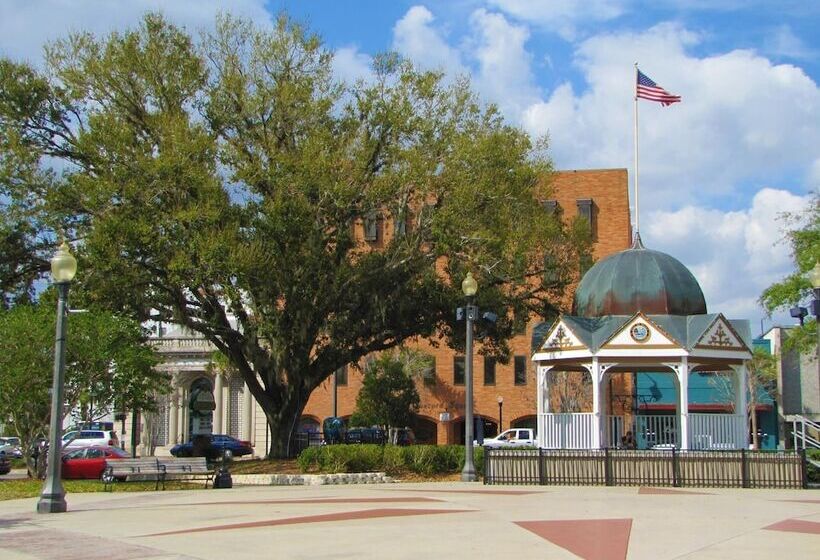 فندق Shamrock Cove Inn