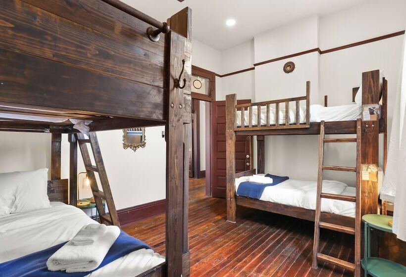 فندق Site 61 Hostel