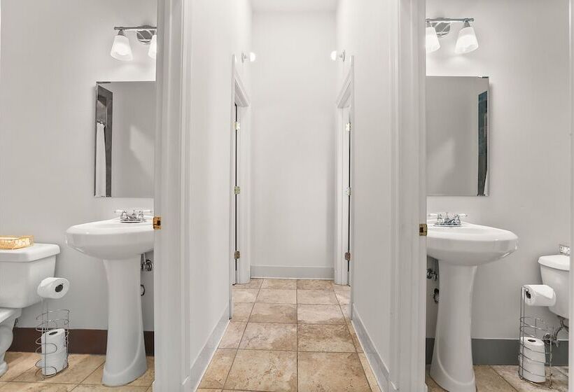 فندق Site 61 Hostel