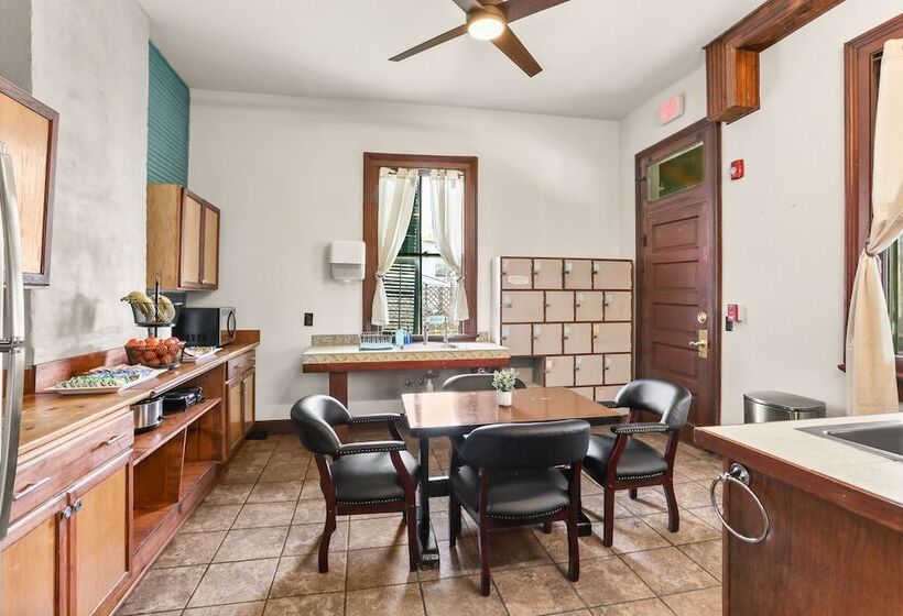 فندق Site 61 Hostel