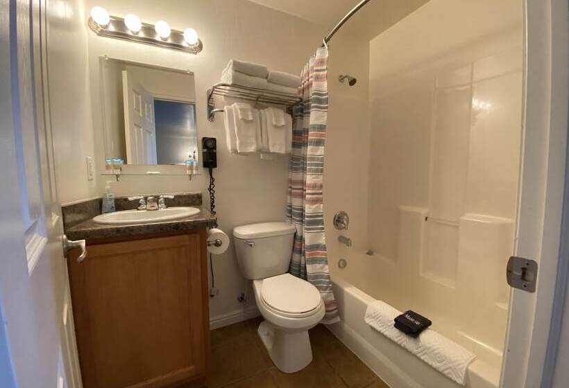 فندق Stone Hollow